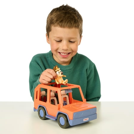 Bluey Heeler Family Road Trip 4WD Car Play Vehicle, Includes Chilli Fits 4 Bluey Figures , Ages 3+