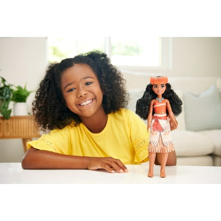 Disney Princess Moana 11 inch Fashion Doll with Brown Hair, Brown Eyes & Hair Accessory, Sparkling Look