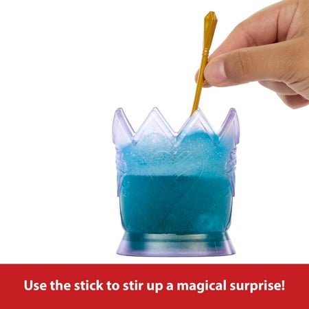 Disney Descendants: The Rise of Red The Sorcerer?s Cookbook with Doll, Fizz, Slime & Doll Reveal Surprises