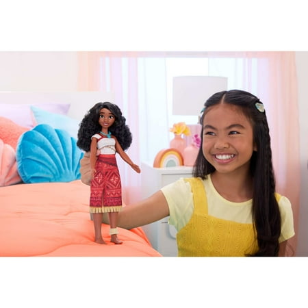 Disney Moana 2 Moana Fashion Doll with 2 Accessories & Removable Outfit, Inspired by the Movie