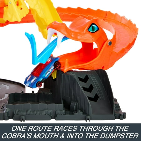 Hot Wheels City Track Set Pizza Slam Cobra Attack Playset with 1:64 Scale Toy Car for Kids, 24.51 in