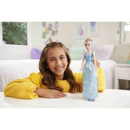 Disney Princess Cinderella Fashion Doll with Blonde Hair, Blue Eyes & Hair AccessoryOne Size,