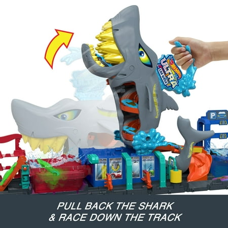 Hot Wheels City Ultra Shark Car Wash with Color Reveal Toy Car in 1:64 Scale, Ages 3-8, 8.34 in