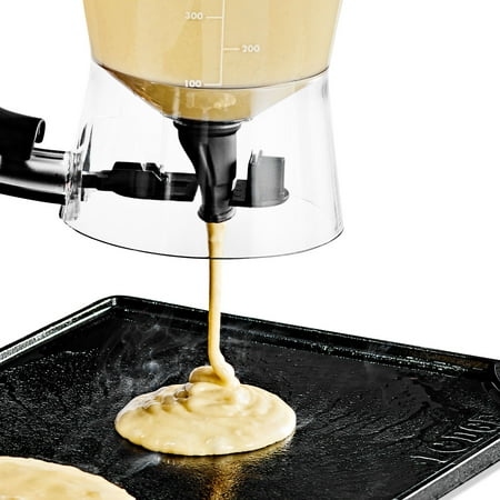 OXO Precision Plastic 22 oz Easy Squeeze Batter Dispenser