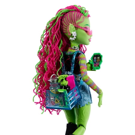 Monster High Venus McFlytrap Fashion Doll with Pet Plant Monster Chewlian & Accessories, Collectible