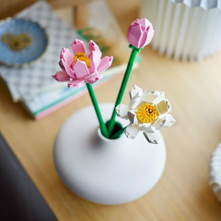 LEGO Lotus Flowers Building Kit, Artificial Flowers for Decoration, Family Gift Idea, Aesthetic Room D?cor for Kids, Building Toy for Girls and Boys Ages 8 and Up, 40647