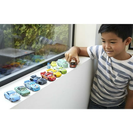 Disney Pixar Cars Die-Cast Vehicle 10-Pack, Collectible Set of 1:55 Scale Toy Cars