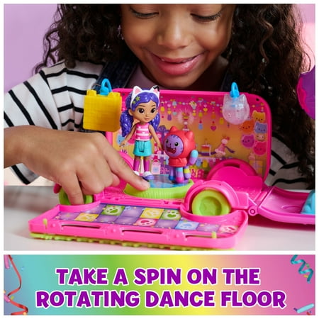 Gabby?s Dollhouse, Celebration Party Bus Transforming Vehicle Playset with Gabby & DJ Catnip Toy Figures