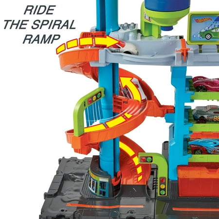 Hot Wheels City Mega Car Wash Playset with 1 Toy Color Shifters Car in 1:64 Scale, 7.01 in