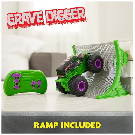 Monster Jam, Official Grave Digger Remote Control Monster Truck with Ramp, Small 1:64 Scale RC Cars Kids Toys for Boys and Girls Ages 3 4 5 6 and up