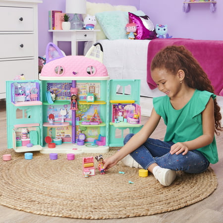 Gabby?s Dollhouse, Art Studio Set with 2 Toy Figures, 2 Accessories, Delivery and Furniture Piece, Kids Toys for Ages 3 and up