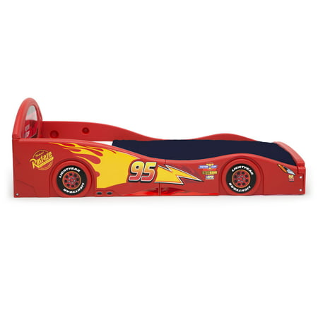 Disney Pixar Cars Lightning McQueen Plastic Sleep and Play Toddler Bed by Delta Children