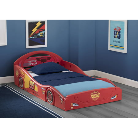 Disney Pixar Cars Lightning McQueen Plastic Sleep and Play Toddler Bed by Delta Children