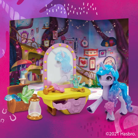 My Little Pony: A New Generation Movie Story Scenes Critter Creation Izzy Moonbow Playset