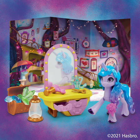 My Little Pony: A New Generation Movie Story Scenes Critter Creation Izzy Moonbow Playset