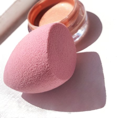 Real Techniques Miracle Finish Makeup Sponge